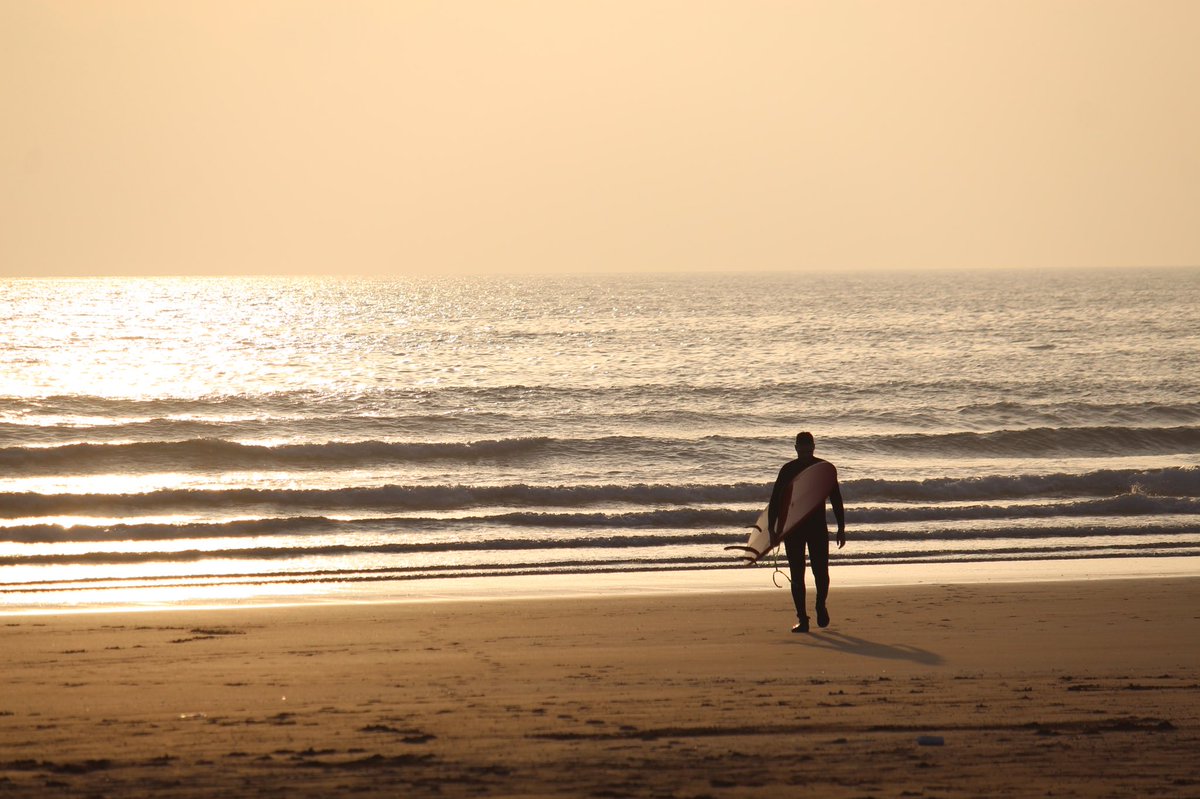 ShakaSurfMoroc's tweet photo. Sunset sessions 〰
#morocco #sunset #surf #surfsessions #sundown #sunsetsurfing #surfspot #surfing #wave #ocean #sand #sea #staysalty https://t.co/IDjWqjf80r