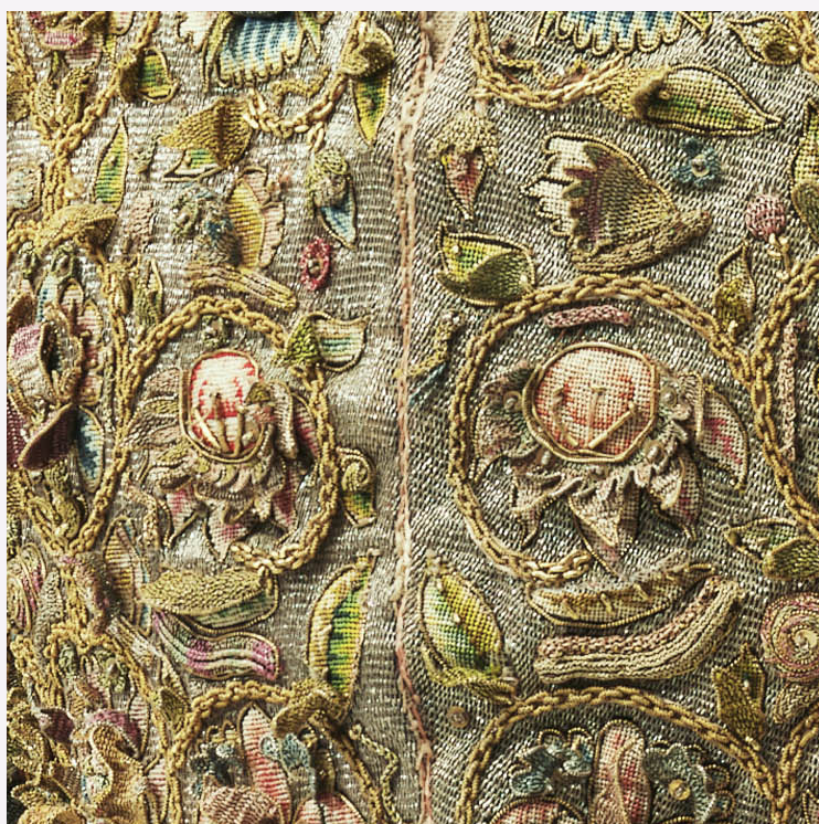 IsabellaRosner's tweet photo. Just posted this stunner on Instagram (@historicembroidery) so had to post it here, too. This is the c. 1600 Devereux Bodice, supposedly given to Queen Elizabeth I as a plea for clemency by the mother of Robert Devereux, 2nd Earl of Essex, who was later executed for treason https://t.co/uTTLc6QHQc
