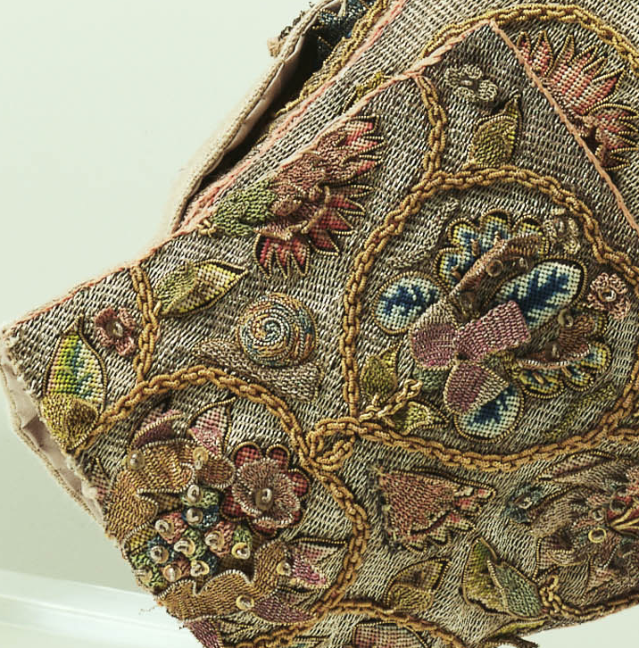 IsabellaRosner's tweet photo. Just posted this stunner on Instagram (@historicembroidery) so had to post it here, too. This is the c. 1600 Devereux Bodice, supposedly given to Queen Elizabeth I as a plea for clemency by the mother of Robert Devereux, 2nd Earl of Essex, who was later executed for treason https://t.co/uTTLc6QHQc