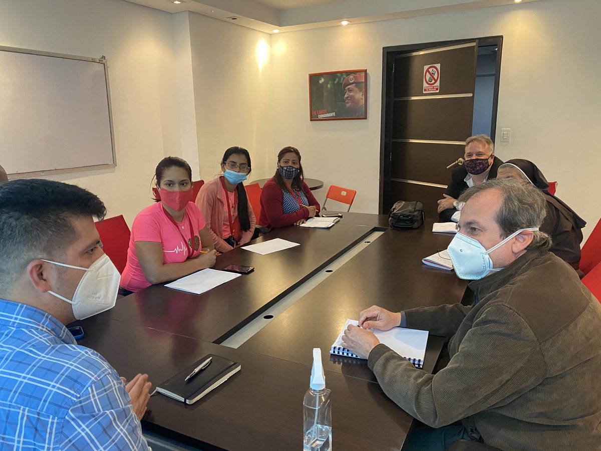 eliocordovaz's tweet photo. El equipo @sundde_ve y @mppeducacion por instrucciones de los ministros @eneidalayapsuv y @aristobuloisturiz nos reunimos con las cámaras de educación privada #ANDIEP #AVEC y #CAVEC para definir criterios de trabajo de cara al nuevo año escolar. 
#sabemosloquehacemos #covid_19 https://t.co/4GFiPtRQ7q