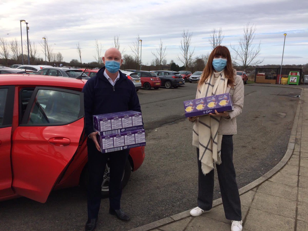 P7bMiss's tweet photo. It’s not everyday the Lord Provost comes to your school with a chocolate treat for every child.  There will be some happy children at Wallacewell. @WallacewellPS @LordProvostGCC https://t.co/KNULmBirZx