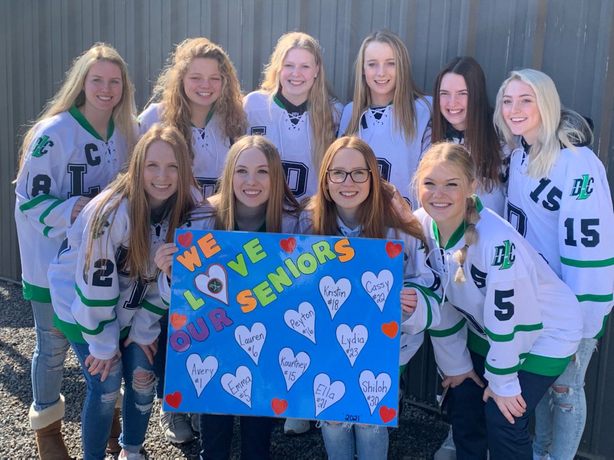 Big shoutout to our 2021 seniors!! #dforlife🤍