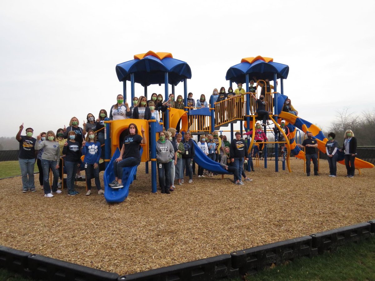 Very excited to have all my students together for the first time this year!  Come on Monday! We are ready!

#WelcomeBackHCS
#HCSStrongerTogether
<a href="/HardinCoSchools/">Hardin County Schools - Kentucky</a>