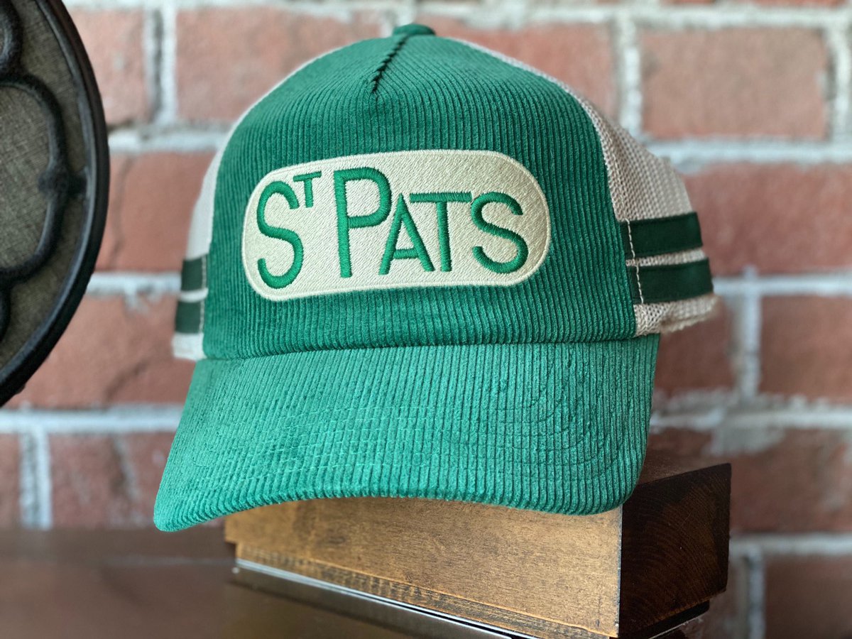 TheSportGallery's tweet photo. Happy St. Patrick’s Day! ☘️💚 Check out our #TorontoStPats fleets! #LeafsgoBrách https://t.co/GX49Py7k3c