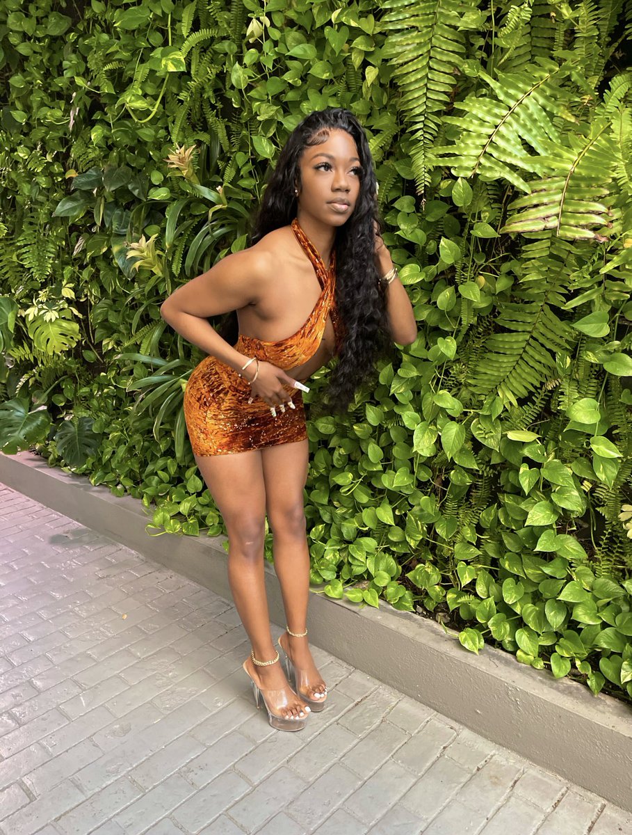 ThassNyahh's tweet image. he want me in the worst way plus he found out it's my birthday. #20