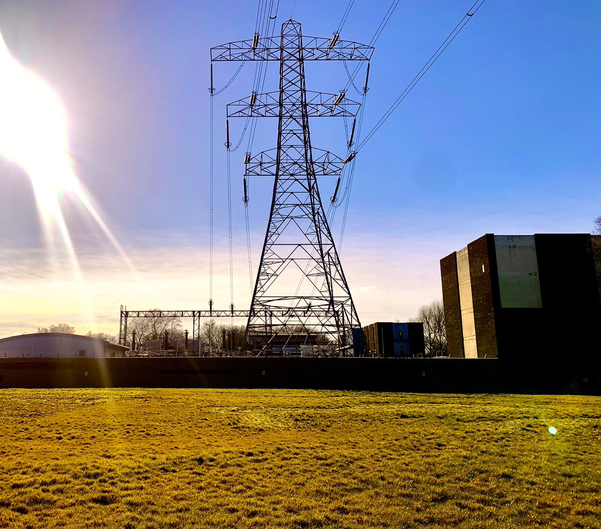 EngineerLondon's tweet image. Let me up the ante on views.... but you’re correct, I’d be lost without those guys in the control room. They on the other hand can last a full 2 hours without me 🥰 #JobThatCantWait