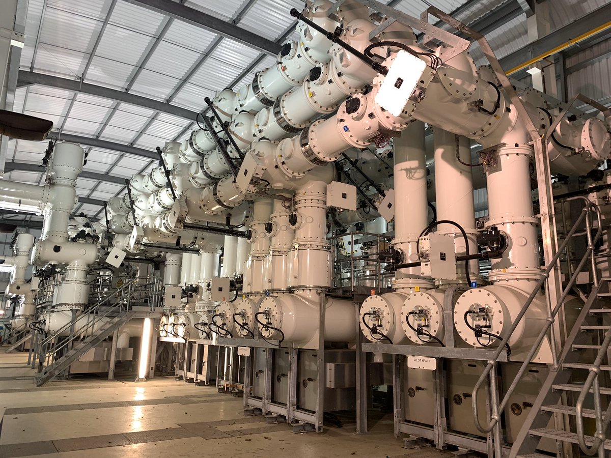 EngineerLondon's tweet image. Let me up the ante on views.... but you’re correct, I’d be lost without those guys in the control room. They on the other hand can last a full 2 hours without me 🥰 #JobThatCantWait