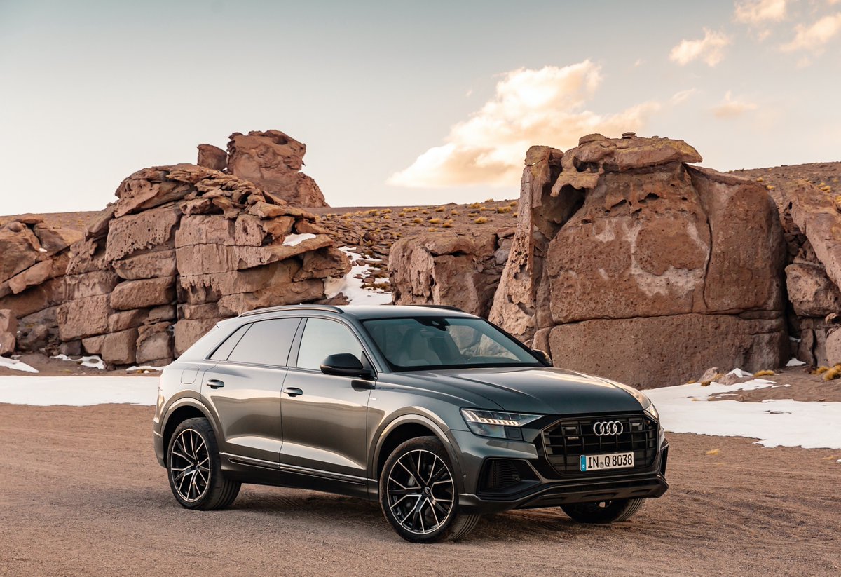 Valenciacars1's tweet photo. Los #AudiQ7 y #Q8 reciben en España las nuevas versiones #Slineplus y #Blacklineplus #Audi @audispain @AudiOfficial
https://t.co/d4Zgdpzt4Q https://t.co/ag8xRN8r0U