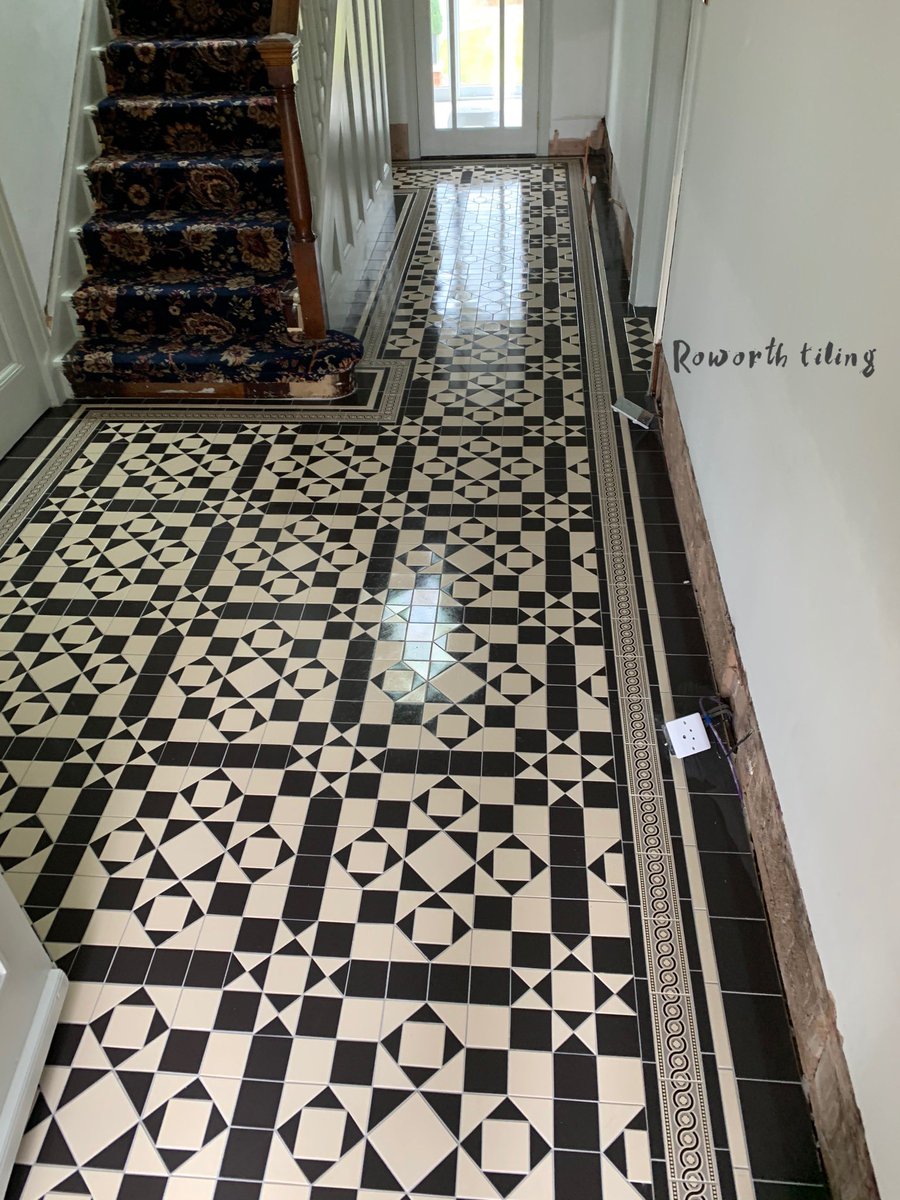 NeilRoworth's tweet image. New floor just put down.
Osborne with a Telford Border.
@OriginalStyleUK @BALtiling @ytctiles