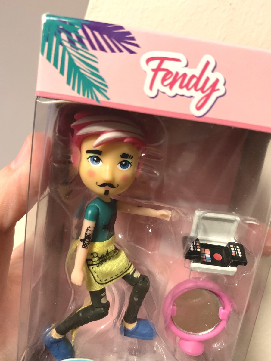 Queda mucho por hacer, pero no os hacéis una idea de la FELICIDAD que me produce poder poner en el mercado juguetes como Fendy, el nuevo habitante de Mymy City💄💋