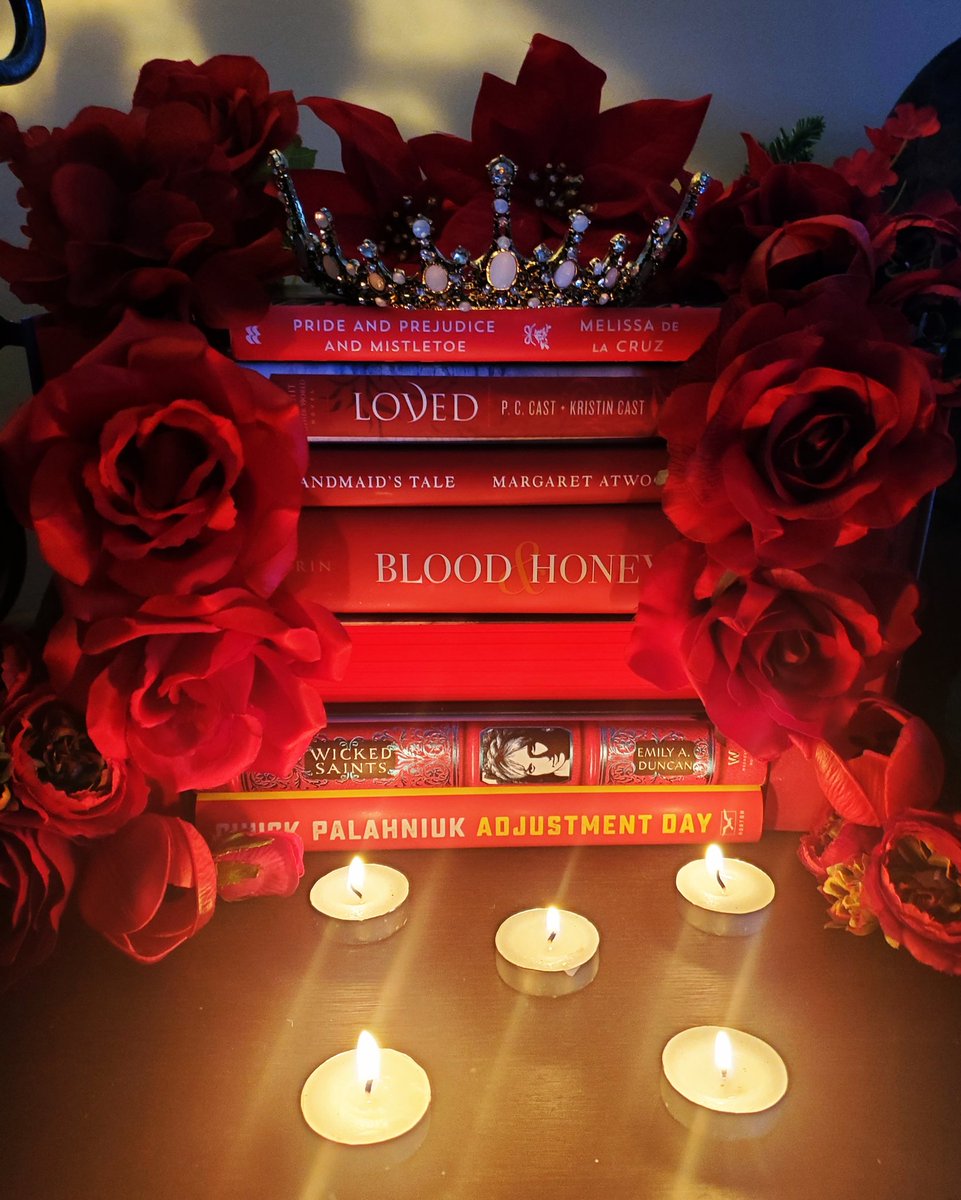 BRANDYDULL's tweet image. ❤#RedStack #WickedSaints @glitzandshadow #AdjustmentDay @chuckpalahniuk
#CrookedKingdom @LBardugo
#TheMercies @Kiran_MH
#MasterofOne @jonesandbennett
#BloodandHoney @shelbymahurin
#Loved @pccastauthor 
#TheHandmaidsTale @MargaretAtwood
#PrideandPrejudice @MelissadelaCruz