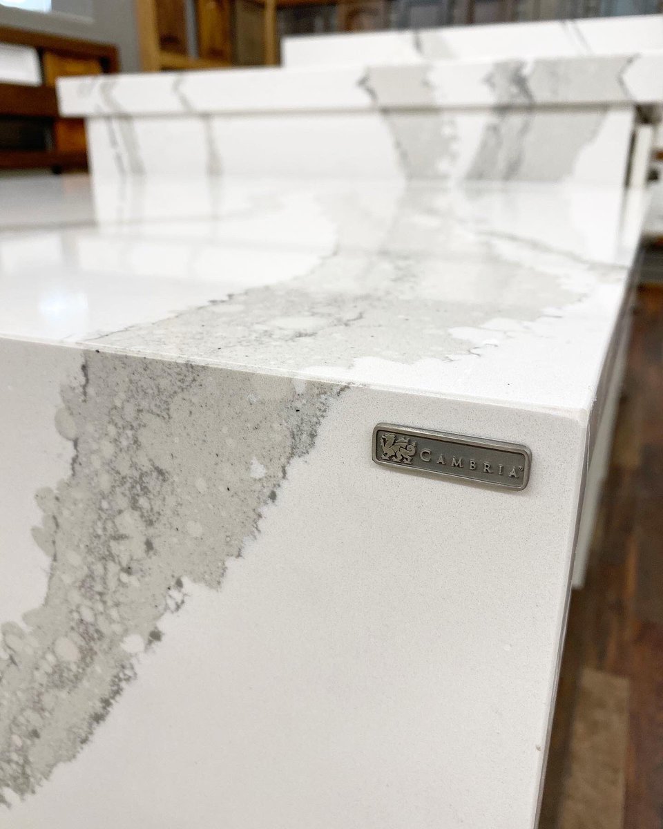 Brooklyn_S9's tweet photo. Had to show off this amazing, triple decker @CambriaSurfaces Brittanicca island we just installed at Larry's Lumber! Going to be a show-stopper!
Great installation by @CS_Countertops
#wearecambria #mycambria #creativesurfaces https://t.co/fP9G6PpmHk