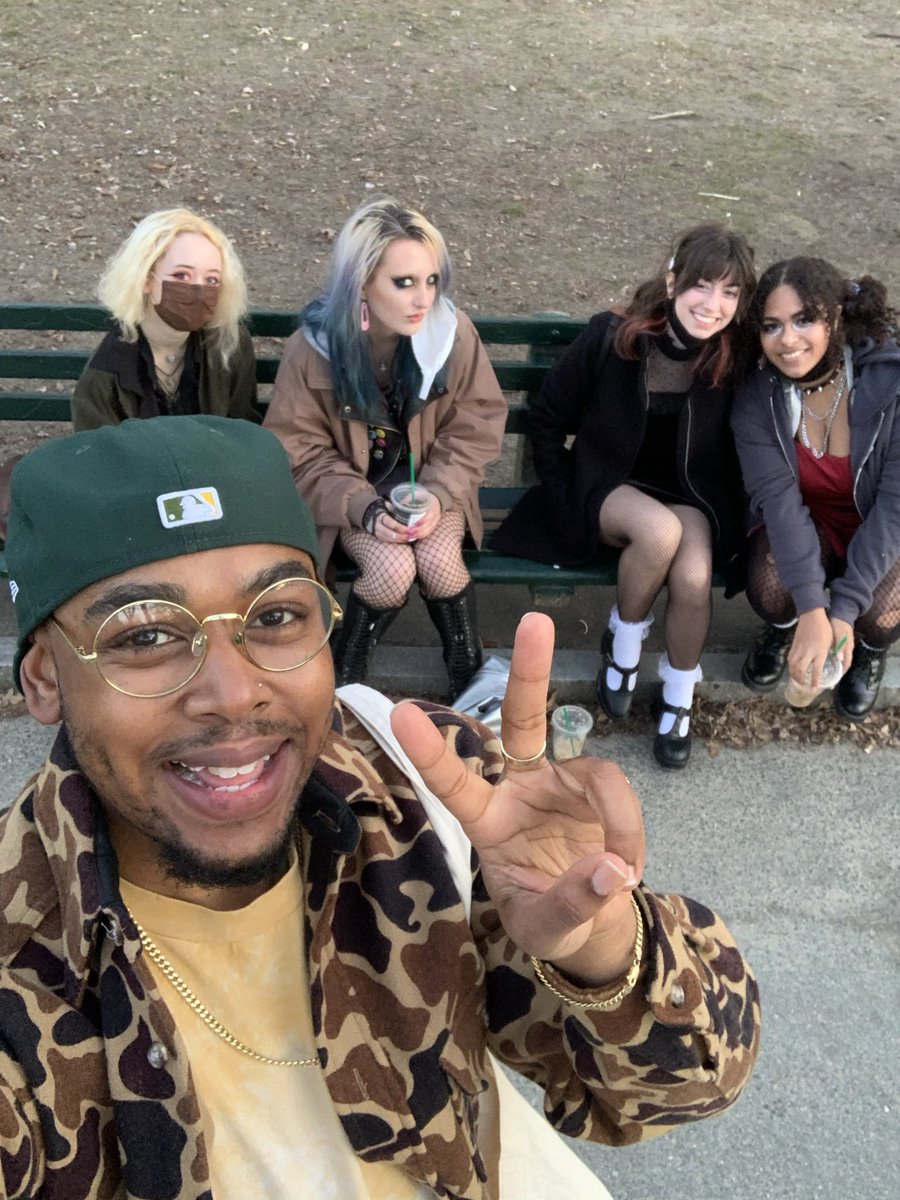 OgSwaggerdick's tweet photo. Welcome to The Girls Room 🌸
#datboisharp📌 https://t.co/t6mzM2USLr
