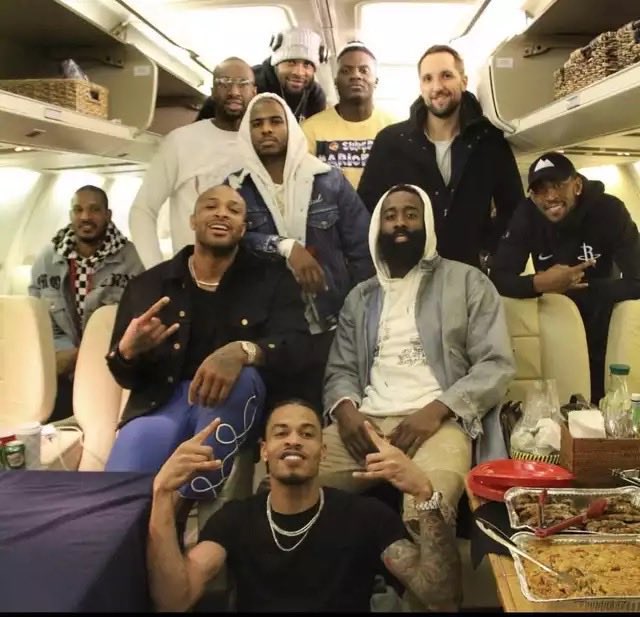 SullySays__'s tweet photo. There is no one left 😭💔.
#Rockets https://t.co/dNZbZ6dixa