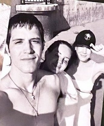 مقتطفات بجودة منخفضة من الصور الترويجية لصالح البوم لانا دل ري Chemtrails over the Country Club: