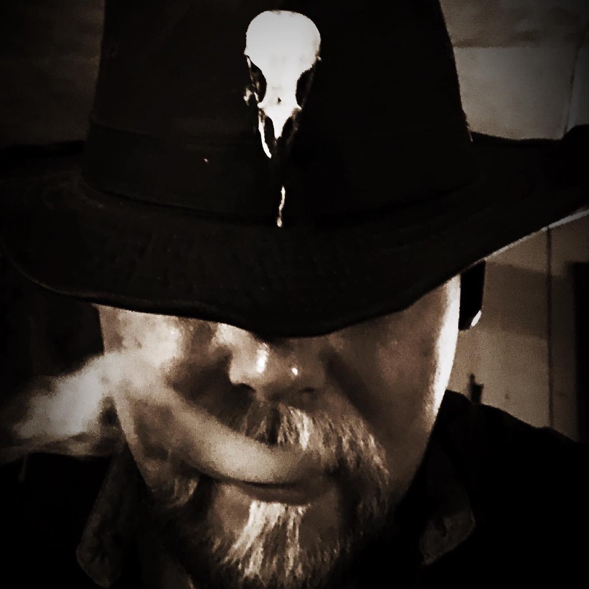 WickedlilThing1's tweet photo. “The ability to work with spirit does not come from a book or a stone, but from within”-Dok Crow https://t.co/5aUYbozoQg