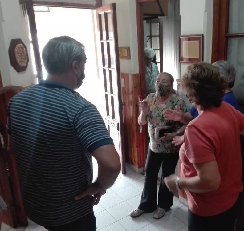ccaribahia's tweet photo. Visitamos a nuestros amigos del Centro de Jubilados de #IngWhite. Con ellos conversamos sobre su inicio de año y proyectamos para seguir trabajando juntos.
Gracias por recibirnos Tito, Choni y Libertad.
@marisapigna @LuisTonin @VivianaAlmada13
#ccari #ccaribahia #bahianlanca https://t.co/twBiI1pGaT