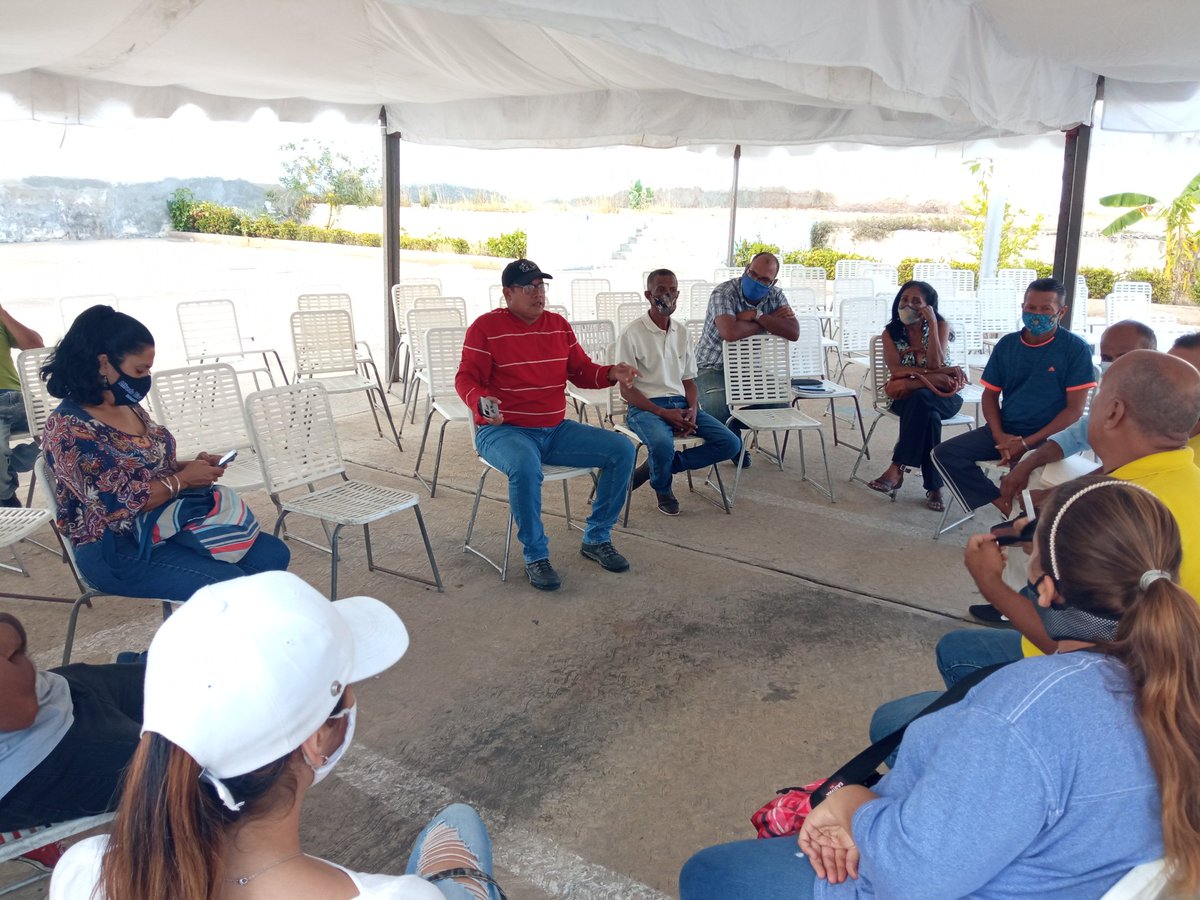 ad_marinone's tweet photo. #17mar| Reunión del CEM

En Mariño, seguimos avanzando en el fortalecimiento de las estructuras políticas del partido en el municipio. 

Hoy está estructura seguirá de la mano con el Sec General @adbernabe.

#VolveremosAVivirMejor https://t.co/g9l3YwQfHp