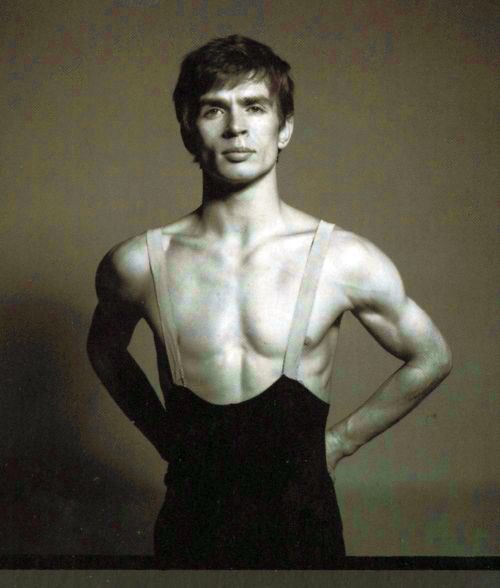 HAPPY BIRTHDAY RUDOLF NUREYEV Born : 17th March 1938

Died : 6th January 1993 