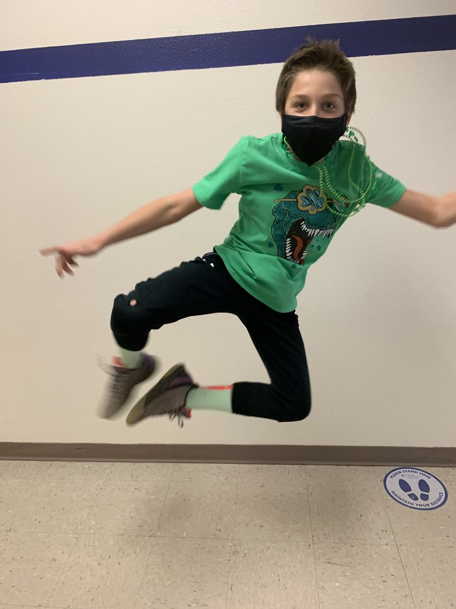 SJSIssSno's tweet photo. Happy St. Patrick’s Day from SJS! #whysjs #issaquahschool #snoqualmieschool #ignitinghope https://t.co/MloRRg00qN
