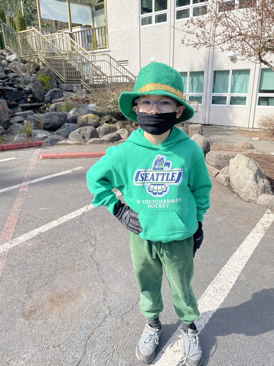 SJSIssSno's tweet photo. Happy St. Patrick’s Day from SJS! #whysjs #issaquahschool #snoqualmieschool #ignitinghope https://t.co/MloRRg00qN