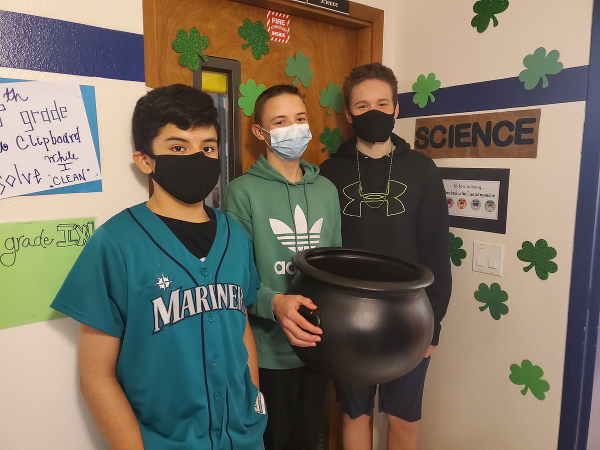SJSIssSno's tweet photo. Happy St. Patrick’s Day from SJS! #whysjs #issaquahschool #snoqualmieschool #ignitinghope https://t.co/MloRRg00qN