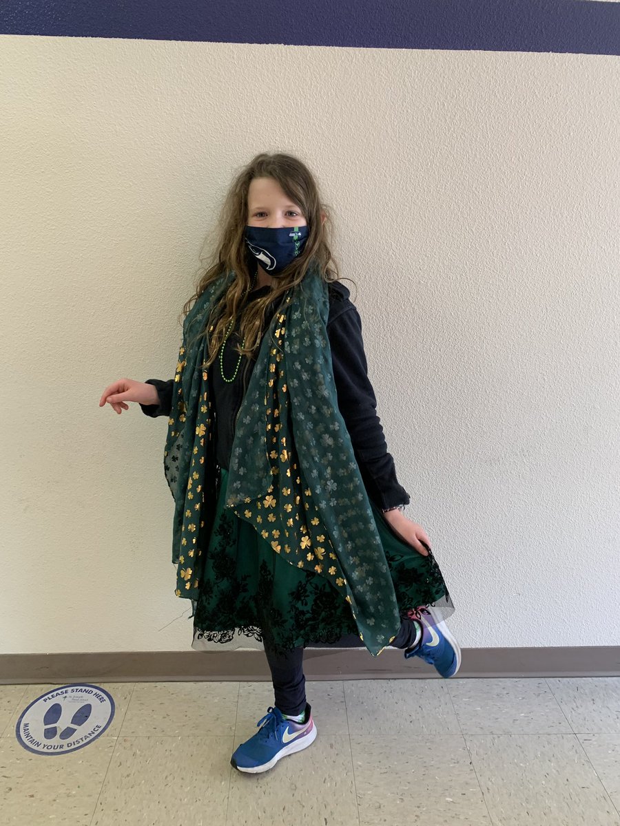 SJSIssSno's tweet photo. Happy St. Patrick’s Day from SJS! #whysjs #issaquahschool #snoqualmieschool #ignitinghope https://t.co/MloRRg00qN