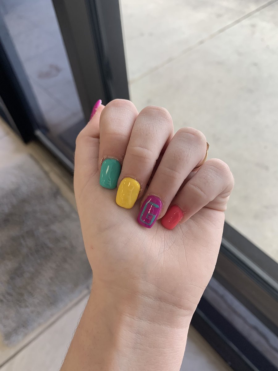 redromntics's tweet photo. LOOK WHAT I JUST GOT DONE AHHHH I LOVE THEM #networknails #TalesFromTheSMP https://t.co/cGJMe3jwAw