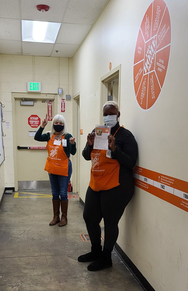 Showing appreciation to our COS Cecilia at #2575.  Thanks for taking care of our customers.  <a href="/BillEdwardsTHD/">Bill Edwards</a> <a href="/BrianConwayTHD/">Brian Conway</a> <a href="/staceyjsharp1/">Stacey J Sharp-Brown</a> <a href="/MondoTHD/">Armando Portillo</a>