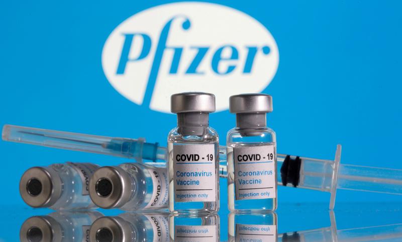 Reuters's tweet photo. Pfizer says it is on course to deliver UK COVID vaccine supplies https://t.co/NgGUxaufLP https://t.co/1ea6hUjLR6