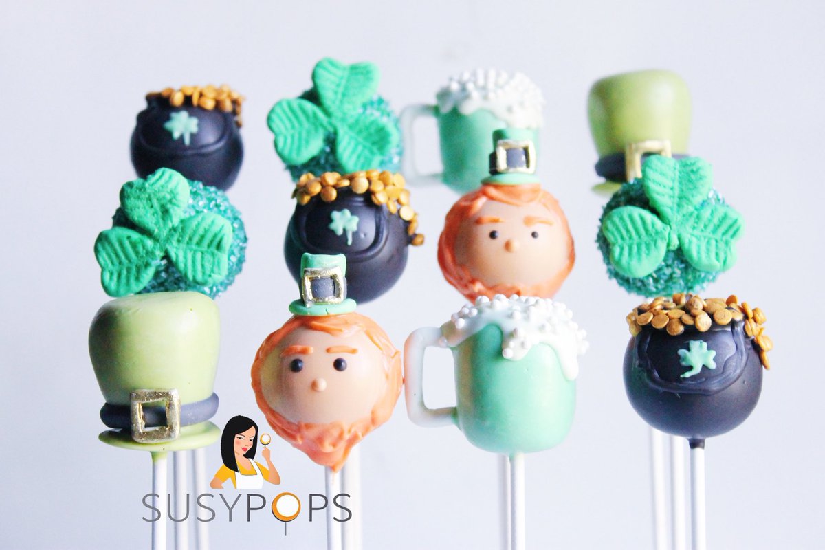 ... “may the dreams you hold dearest be those which come true, and the kindness you spread keep returning to you” ☘️
•
#StPatricksDay2021 #stpatricksday #stpatrickscakepops #clovers  #cakepops #cakepop #edibleart #561 #561locals #bocaraton #bocaratonfl #miami #susypops