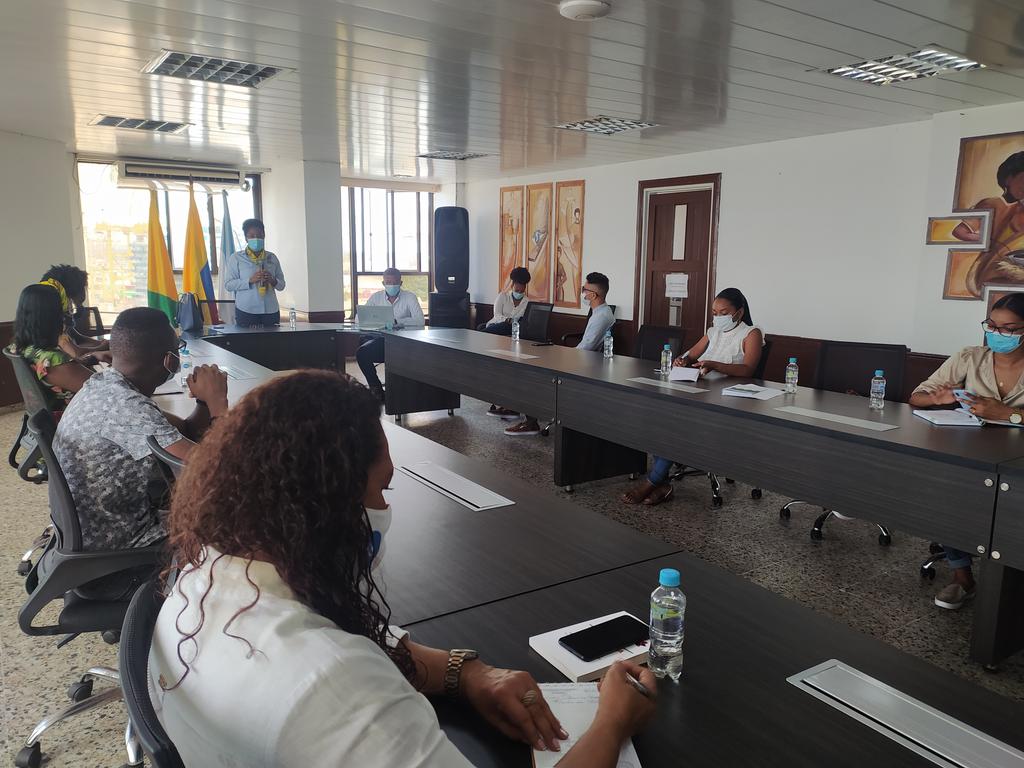 BuenaventuraInt's tweet photo. #CooperandoAndo La @BturaDe y la @BuenaventuraInt Realizó La Primera Socialización Del Proyecto Marca Ciudad. @libiamosquerav @granvidaaal @fonturcol
#Entérate  https://t.co/IqDqFY83Gk https://t.co/ZdwbImV7gj