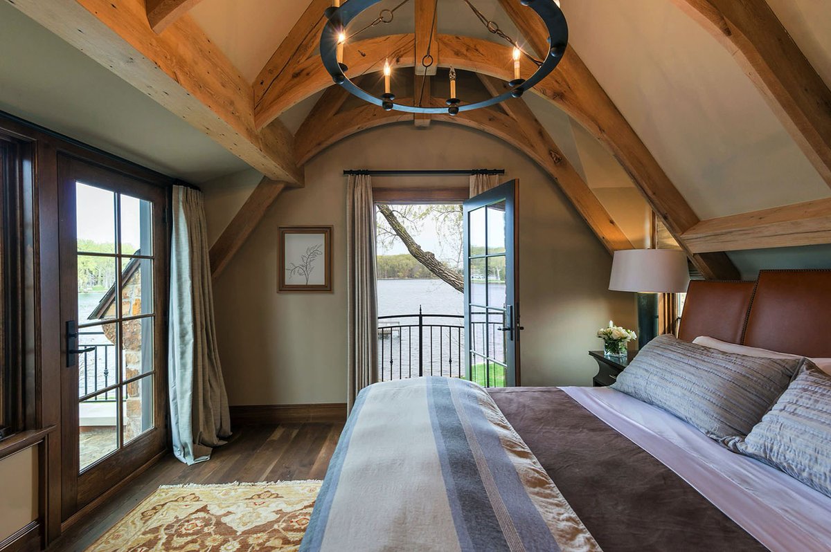 Charming stone cottage is an idyllic escape overlooking Lake Minnetonka
onekindesign.com/2021/01/26/cha…