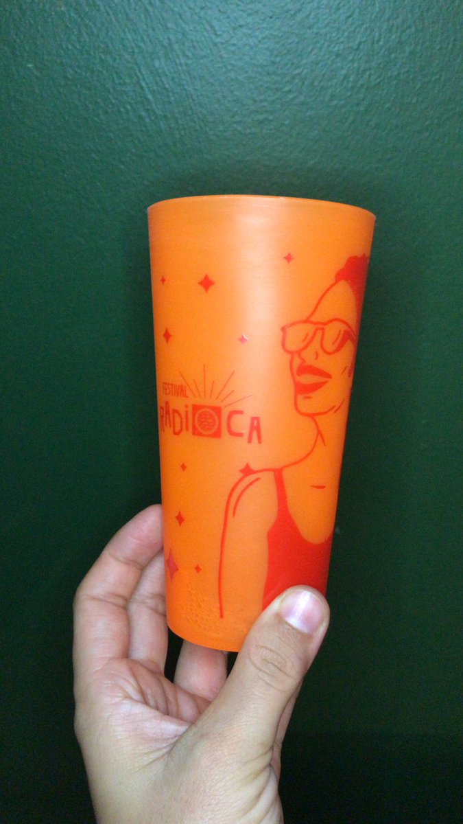 carol_morena's tweet photo. @bomricinho @lbahcelar @Radioca Alguém me chamou? https://t.co/2JBvppAJSW