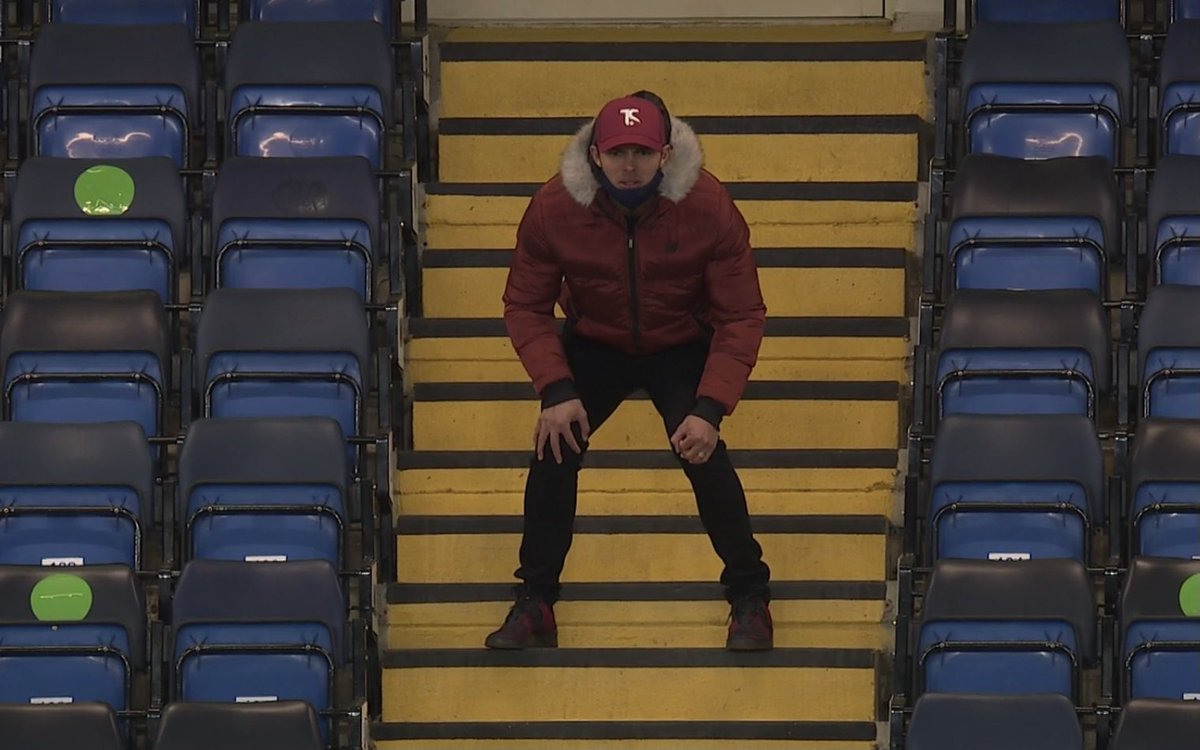 ODDSbible's tweet image. What my TV sees every time a race gets underway at the #CheltenhamFestival