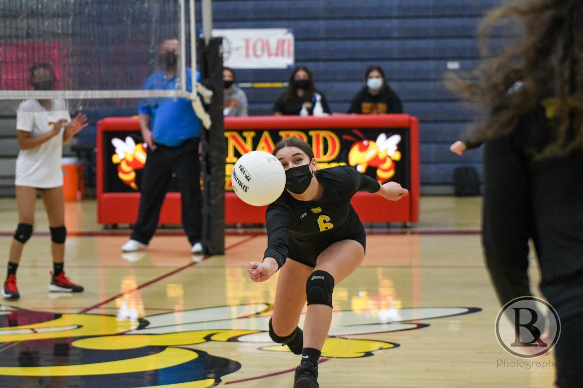 richbateman's tweet photo. Newbury Park Girls volleyball action vs. Oxnard away 
 on 03/16/2021. @NPHSAthletic @NPPrincipal11 @NPHSGVB @NewburyParkHS @EliavAppelbaum @vcspreps https://t.co/kb2FlJkRbz