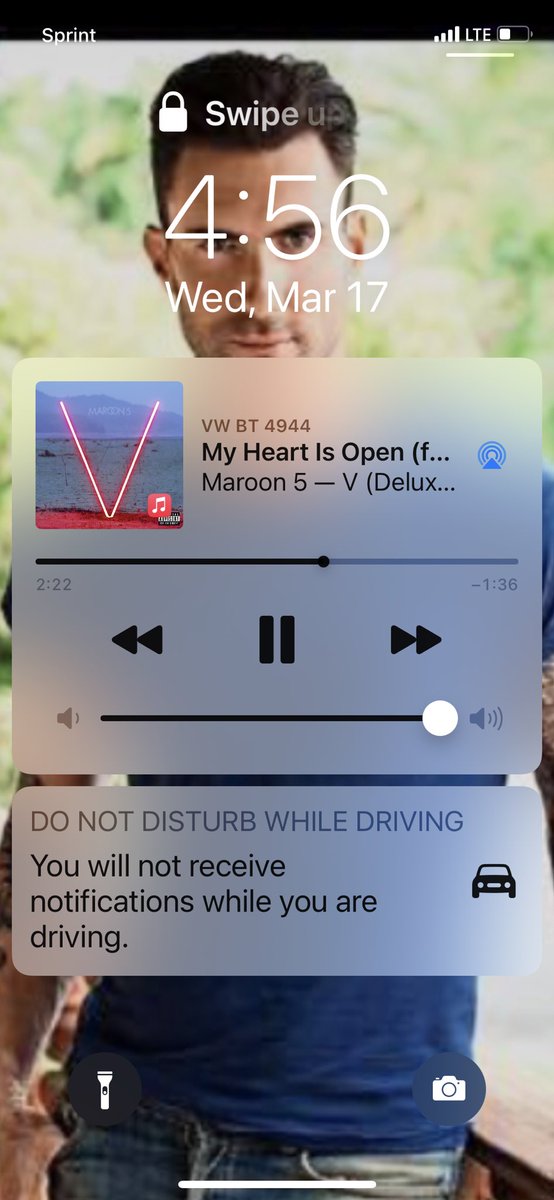 JRayM5's tweet photo. ⁦@adamlevine⁩ ⁦@gwenstefani⁩ #MyHeartIsOpen💙 https://t.co/KbaVfduieP