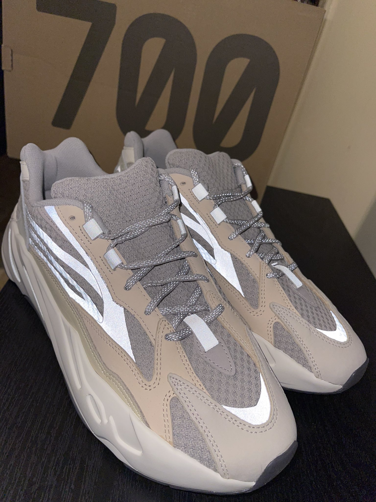 yeezy y700