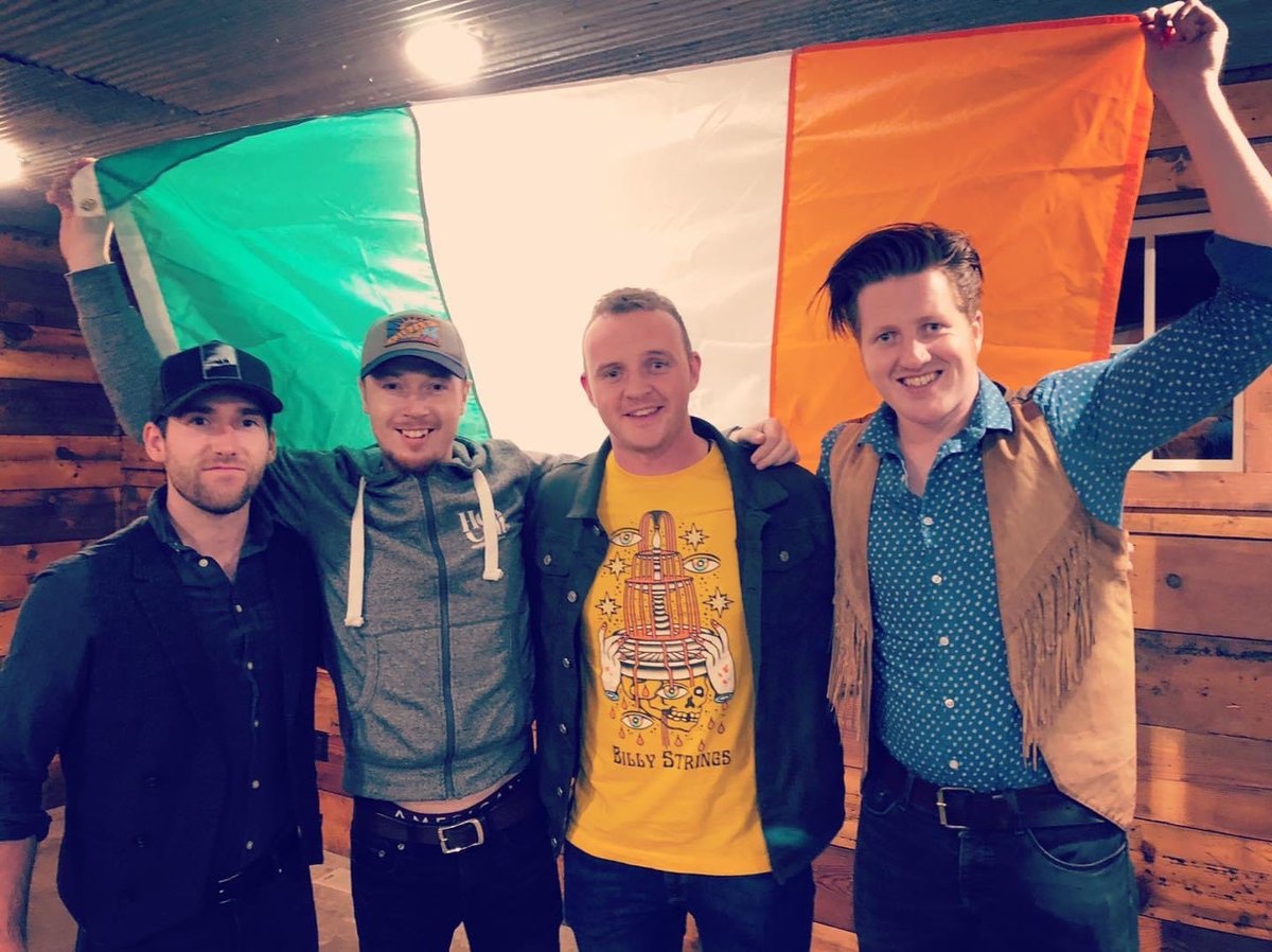 ☘️ HAPPY ST. PATRICK’S DAY! 🇮🇪 

We’d like to wish everyone a very Happy St. Paddy’s Day wherever you are in the world!! We’re having a quiet Paddy’s Day this year but we’ll surely make up for it as soon as we get back playing live music for you all!! Hope ye have a good one!!