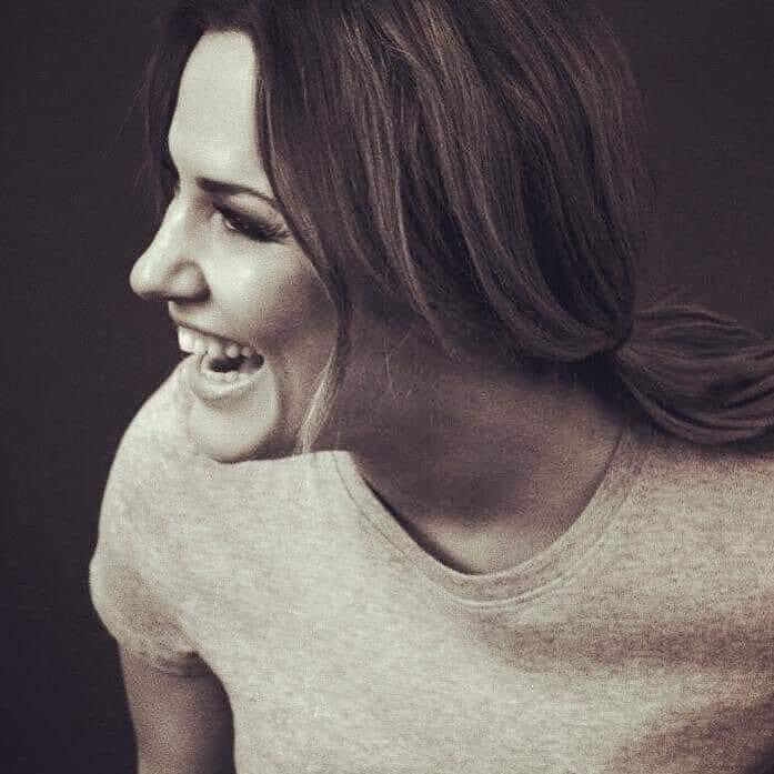 Hayley72546550's tweet photo. A reminder, that this is what depression can look like. A smile on the outside doesn’t always tell us what’s happening in the inside. Be kind people.  #CarolineFlack https://t.co/xAXqYWMgYF