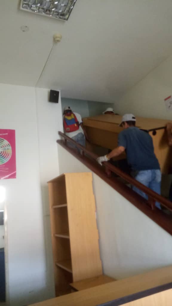 En la @uneyoficial seguimos en plan #UniversidadBella con el apoyo del personal de  #ServiciosGenerales y <a href="/SibceUney/">sibceuney</a> un vértice de gestión del <a href="/MPPEUVEN/">MPPEU</a> en la gestión de @CTrompiz2