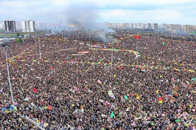 ez_dijwar's tweet photo. Türkiyede en çok konuşulan fakat en az konuşturulan partidir HDP✌️
#HDPkapatılmaz 
#hdphalktir 
#HDPHalktirHalkBurada https://t.co/gAt1Y8B763