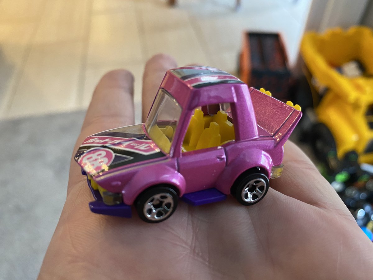 HighSpeedHiggy's tweet photo. Hey @BrunoRafael_46 did you help design this Hot Wheels car? 😄😄#CuppyCar #bigspoiler https://t.co/iBoV98X5fE