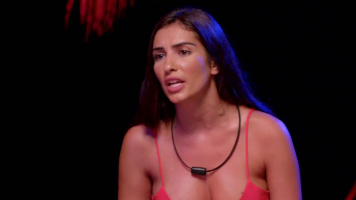 Tensísimo cara a cara entre Marina y Stefany. ¿De qué lado estáis?

🔁 Marina
❤ Stefany

#LaIslaDeLasTentaciones10 mdia.st/directo5