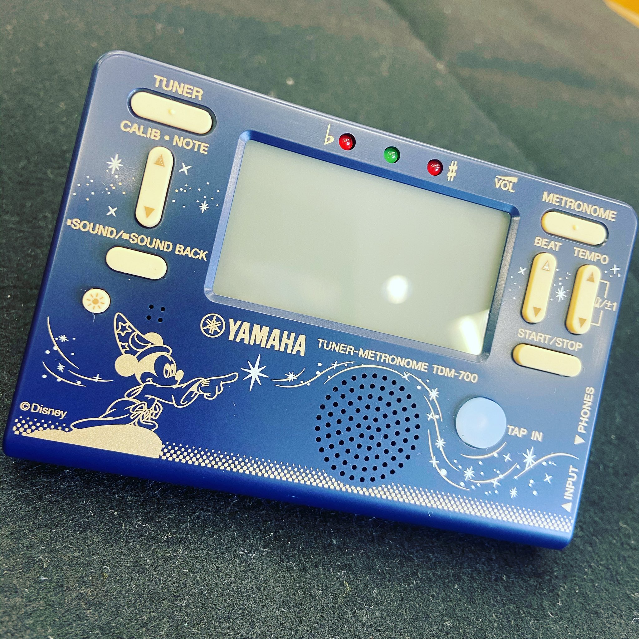エルム楽器苫小牧支店 すっかりご紹介が遅くなってしまいました 今年もディズニーチューナーが発売されております 今年は魔法使いの弟子ミッキーです エルム楽器 苫小牧 ディズニー ファンタジア 魔法使いの弟子ミッキー ミッキーマウス T