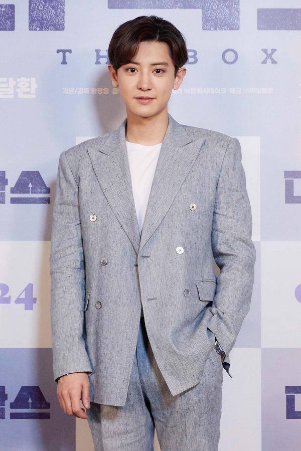 WResdiani's tweet image. selamat chanyel,staff &amp;amp; cru,,
#CHANYEOLinTheBox
#EXO