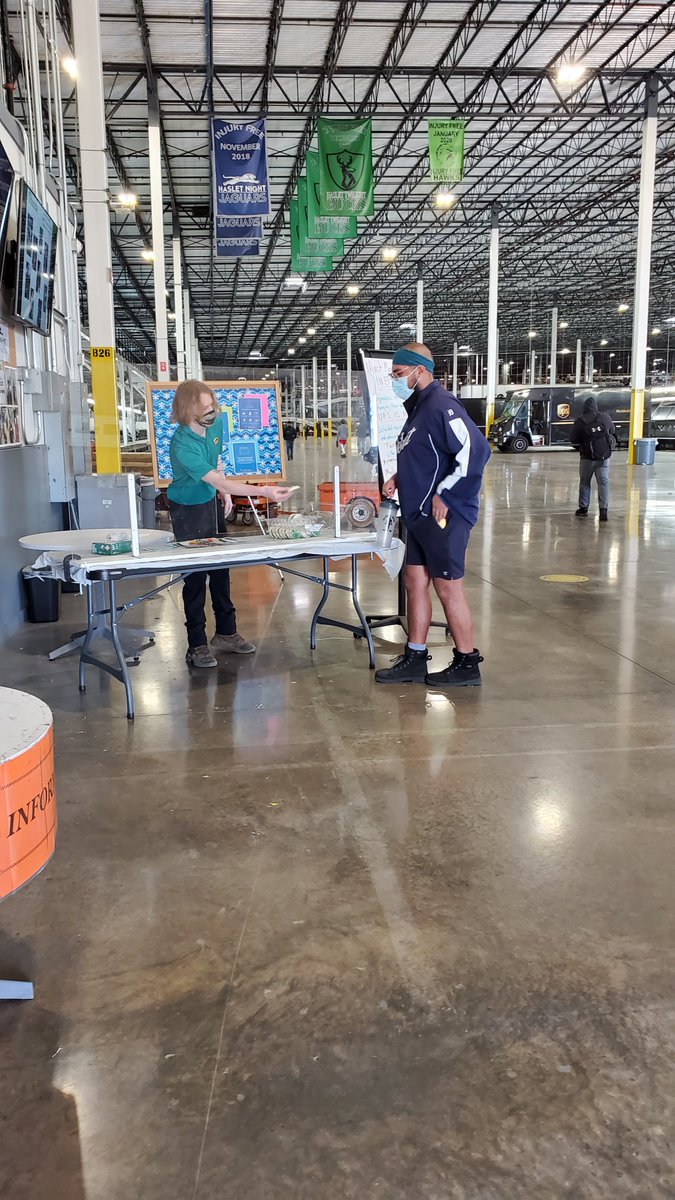 Happy St. Patty's Day to all of our UPS Family! To celebrate, we handed out Green and White Frosted Cookies out to all employees!