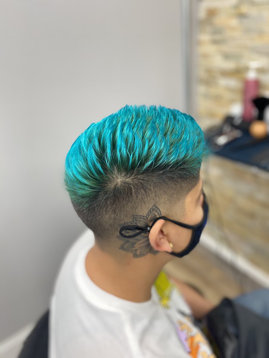 i can’t stop staring at this color i did tonight, like LOOK AT IT. fkn obsessed