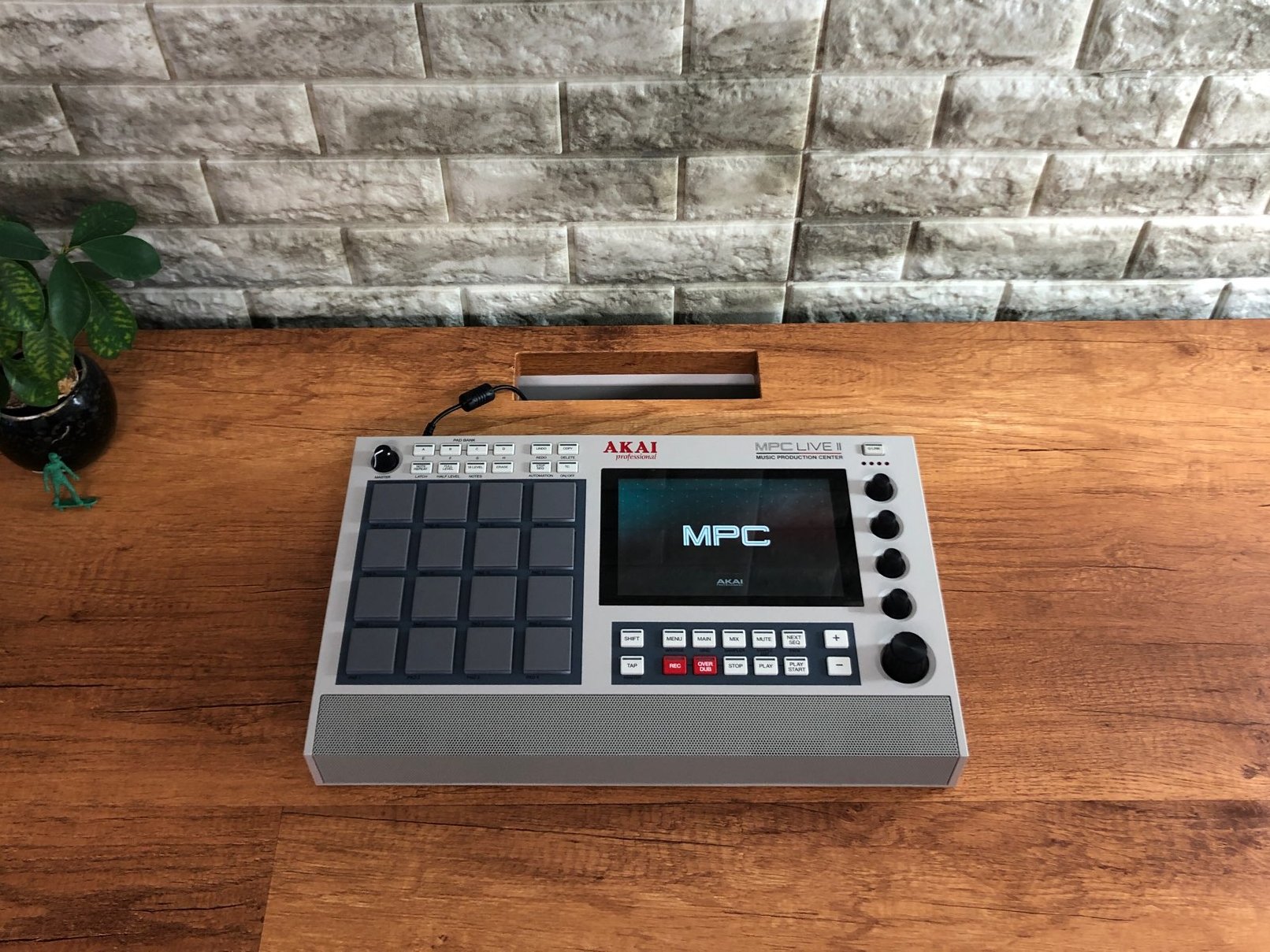 MPC LIVE II special retro edition