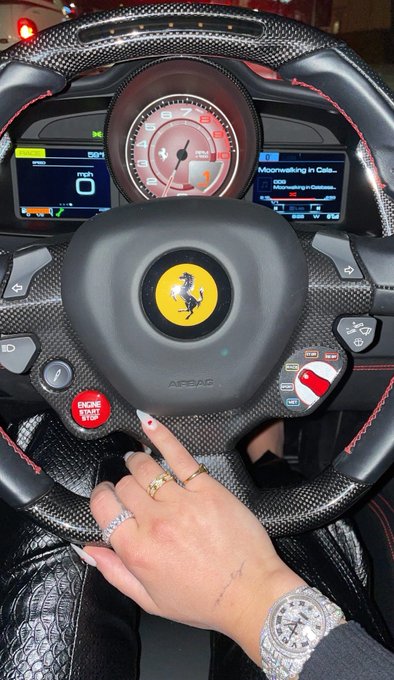 😈🤍 https://t.co/7TMOqFntr6